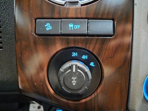 Used 2015 Ford F250 Lariat w/ Lariat Ultimate Package image 54