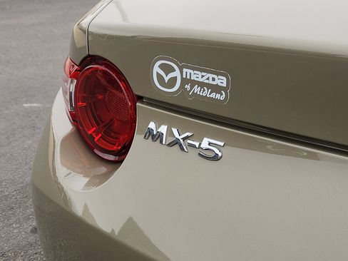 Used 2023 MAZDA MX-5 Miata Grand Touring w/ Weather Package RWD image 10