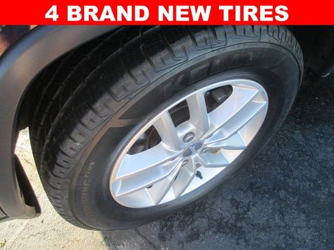 Used 2018 Jeep Grand Cherokee Laredo image 3