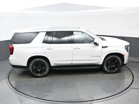 Used 2021 GMC Yukon SLT w/ SLT Premium Package image 40