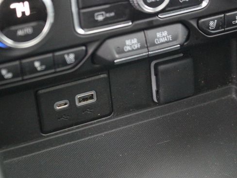 Used 2023 GMC Yukon AT4 w/ AT4 Premium Package image 34