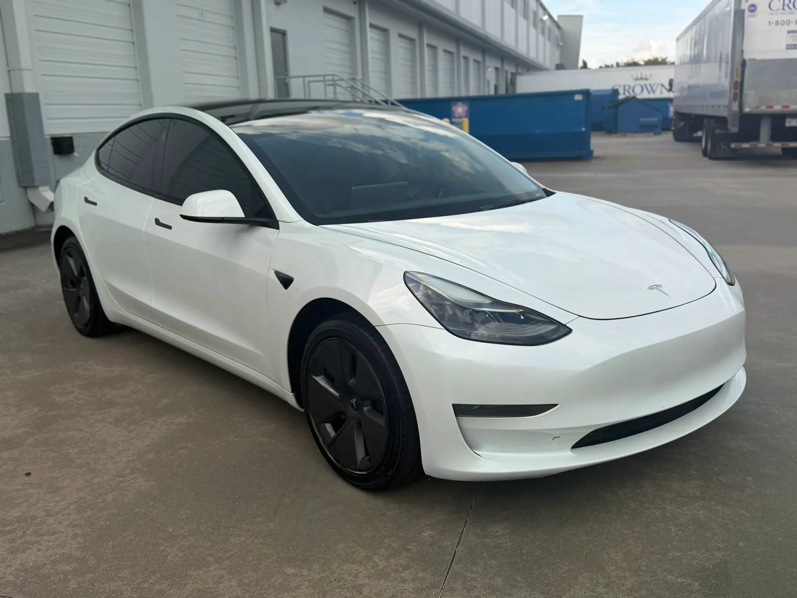Used 2023 Tesla Model 3 Standard Range RWD image 4
