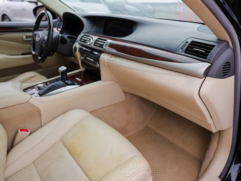 Used 2013 Lexus LS 460 image 29