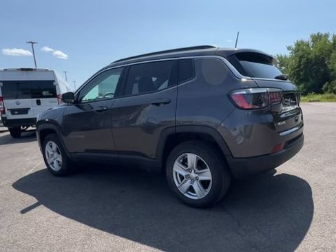 Used 2022 Jeep Compass Latitude w/ Convenience Group AWD/4WD image 6