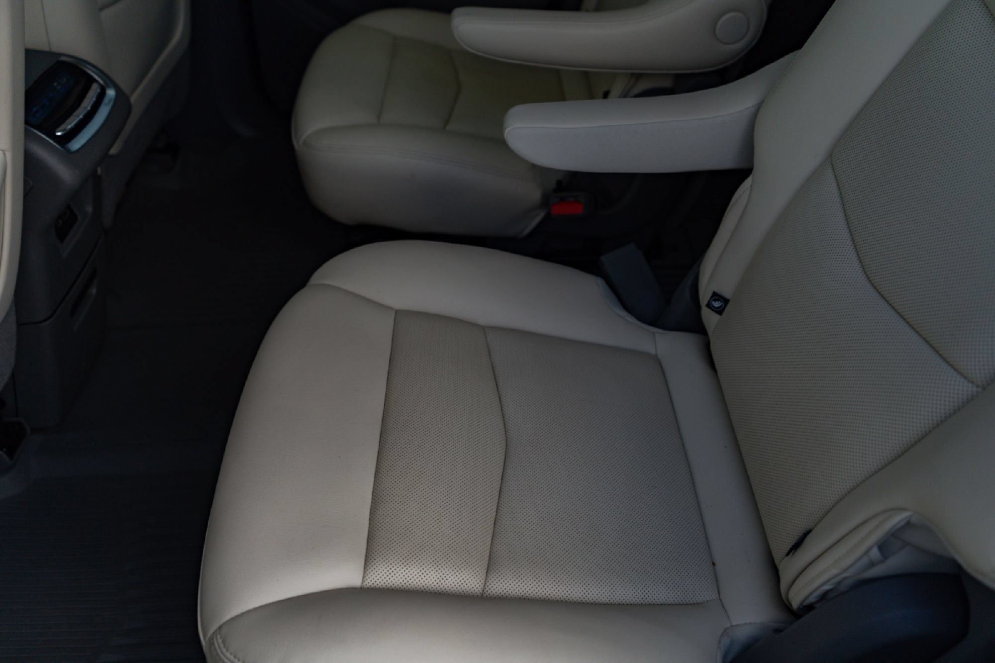 Used 2022 Cadillac XT6 Premium Luxury w/ Technology Package FWD image 24