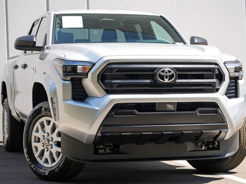Used 2026 Toyota Tacoma SR RWD image 4