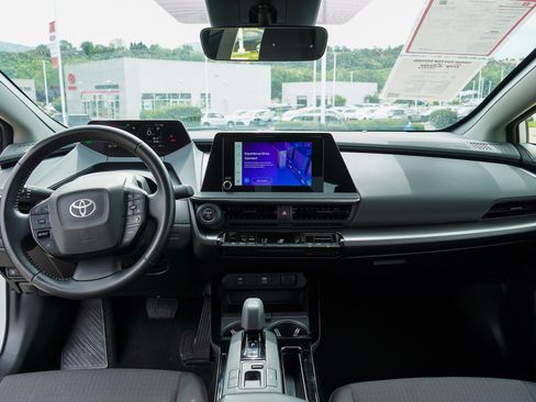 Certified 2024 Toyota Prius LE AWD/4WD image 30
