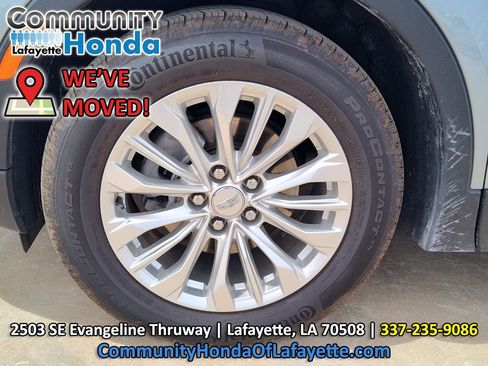 Used 2024 Cadillac XT4 Luxury w/ Cold Weather Package FWD image 17