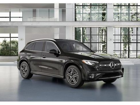 Used 2026 Mercedes-Benz GLC 300 4MATIC image 11
