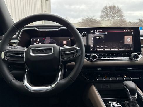 New 2026 GMC Canyon Denali image 12