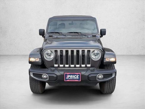 Used 2023 Jeep Gladiator Overland AWD/4WD image 2