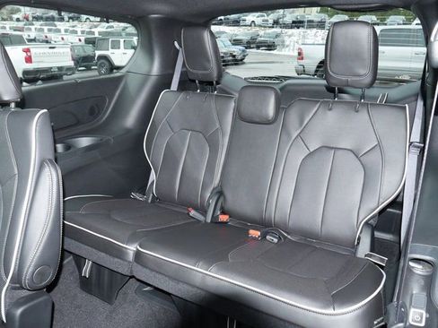 New 2026 Chrysler Pacifica Limited w/ Uconnect Theater Family Group AWD/4WD image 25