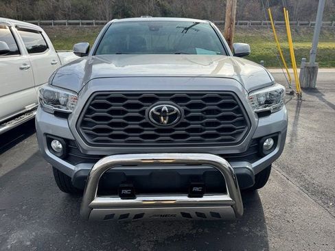 Used 2021 Toyota Tacoma TRD Off-Road image 2