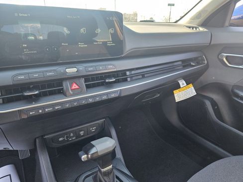 Used 2025 Kia K4 LXS image 20