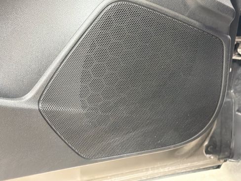 Used 2025 Cadillac XT4 Sport w/ LPO, Onyx Lite Package FWD image 23