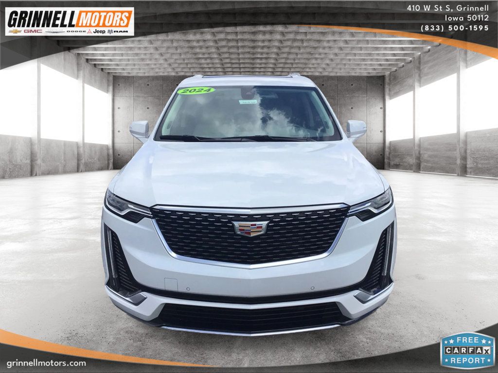 Used 2024 Cadillac XT6 Premium Luxury AWD/4WD image 2