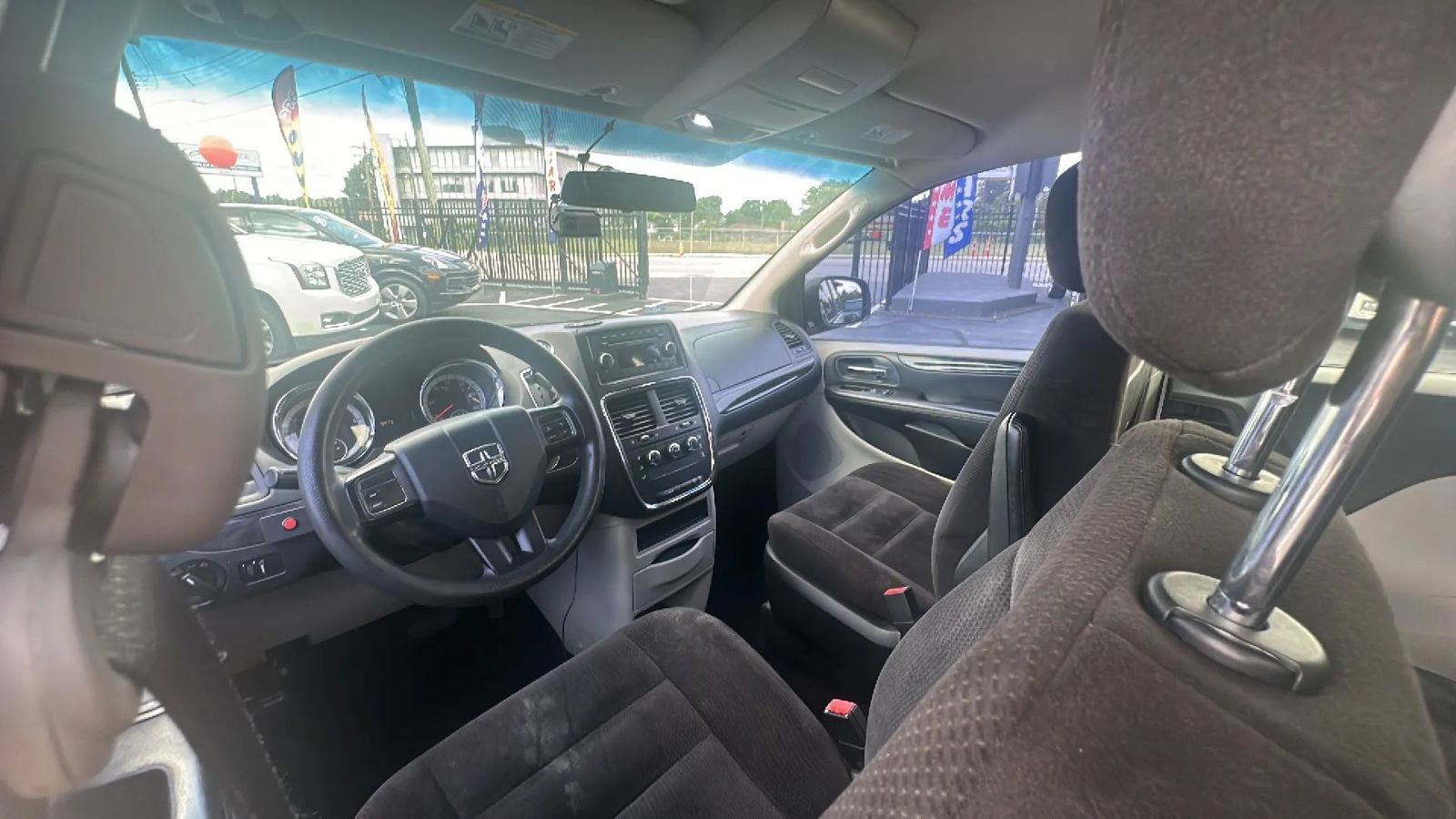 Used 2014 Dodge Grand Caravan American Value Package FWD image 38