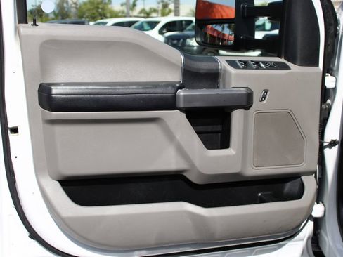 Used 2019 Ford F550 4x4 Crew Cab Super Duty image 18