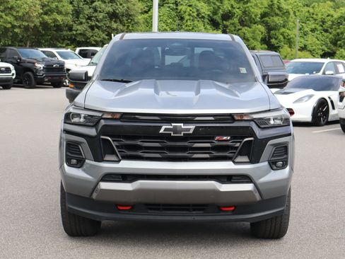 Used 2023 Chevrolet Colorado Z71 w/ Z71 Convenience Package 2 AWD/4WD image 3
