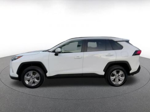 Used 2025 Toyota RAV4 XLE image 9