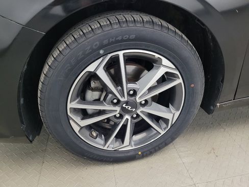 Used 2022 Kia Forte LXS FWD image 31