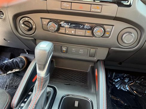 Used 2024 Nissan Frontier PRO-4X w/ Technology Package image 26