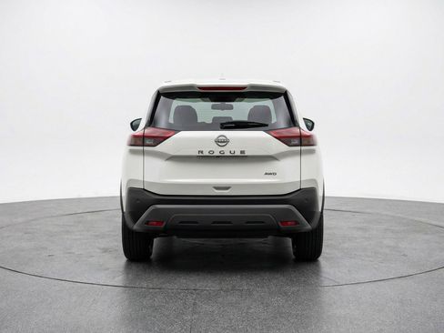 Used 2025 Nissan Rogue SV image 7