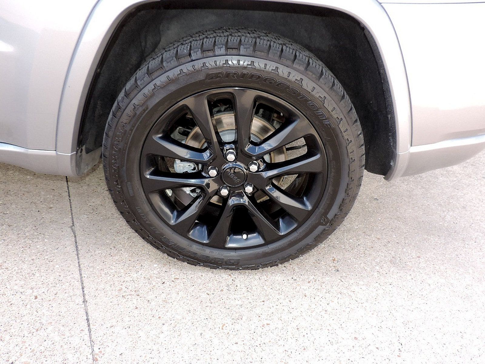 Used 2021 Jeep Grand Cherokee Laredo X RWD image 9
