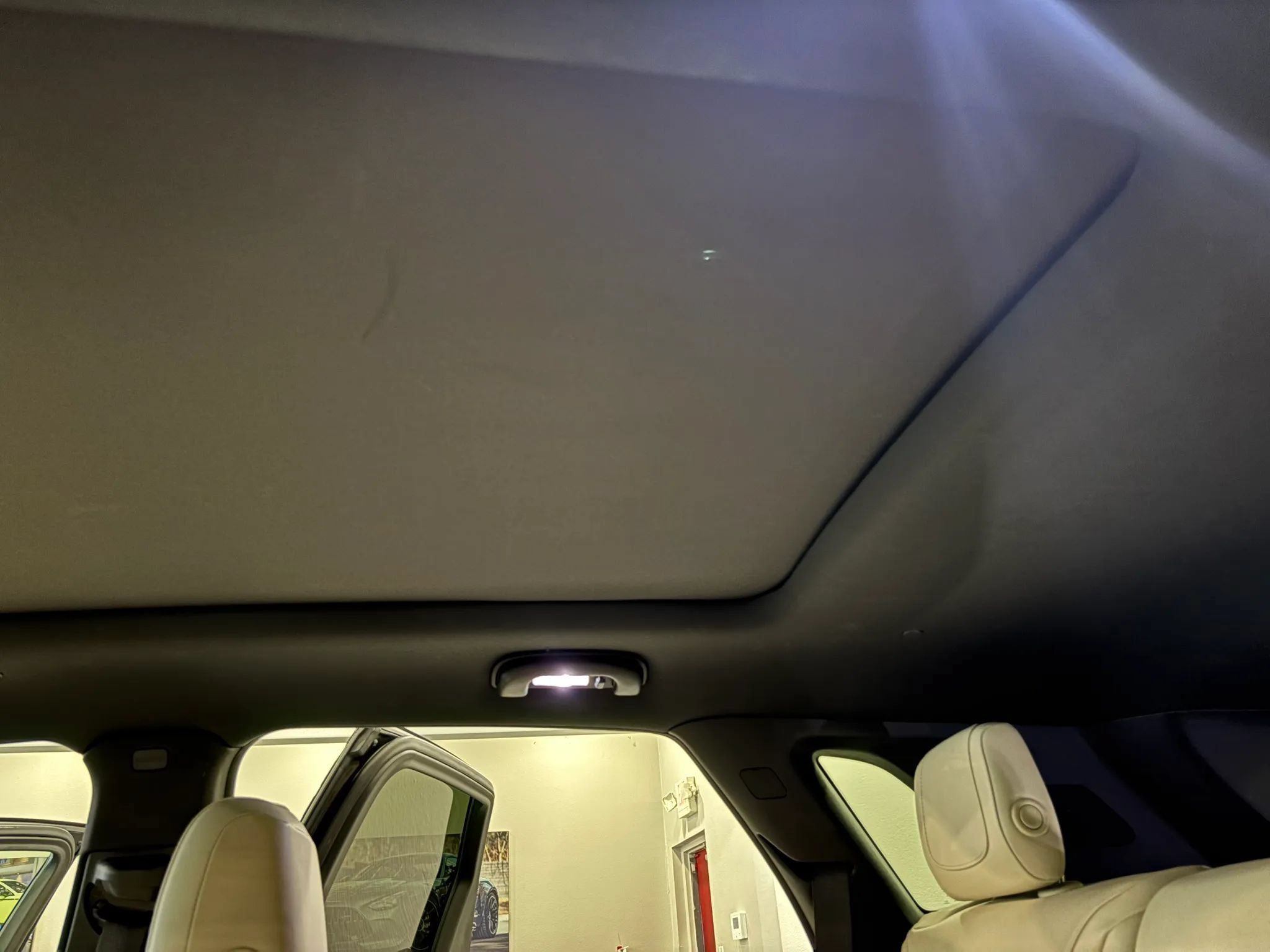 Used 2018 Cadillac XT5 Premium Luxury FWD image 17