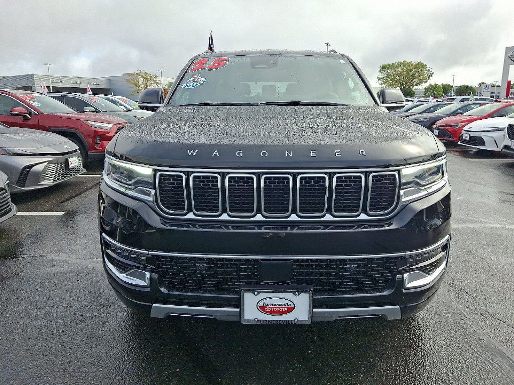 Used 2025 Jeep Wagoneer Series II w/ 8-Passenger Seating Package AWD/4WD image 2