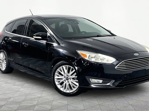 Used 2018 Ford Focus Titanium w/ Titanium Technology Package FWD image 1