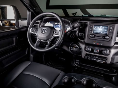 Used 2024 RAM 3500 Tradesman w/ Safety Group image 6