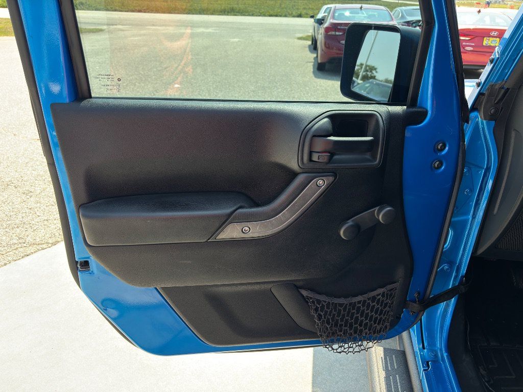 Used 2016 Jeep Wrangler Unlimited Sport w/ Connectivity Group AWD/4WD image 16