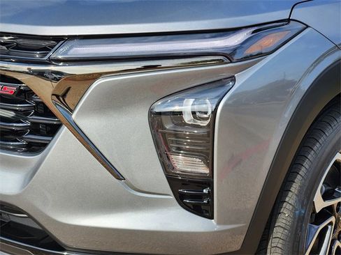 New 2026 Chevrolet Trax RS w/ Driver Confidence Package image 6