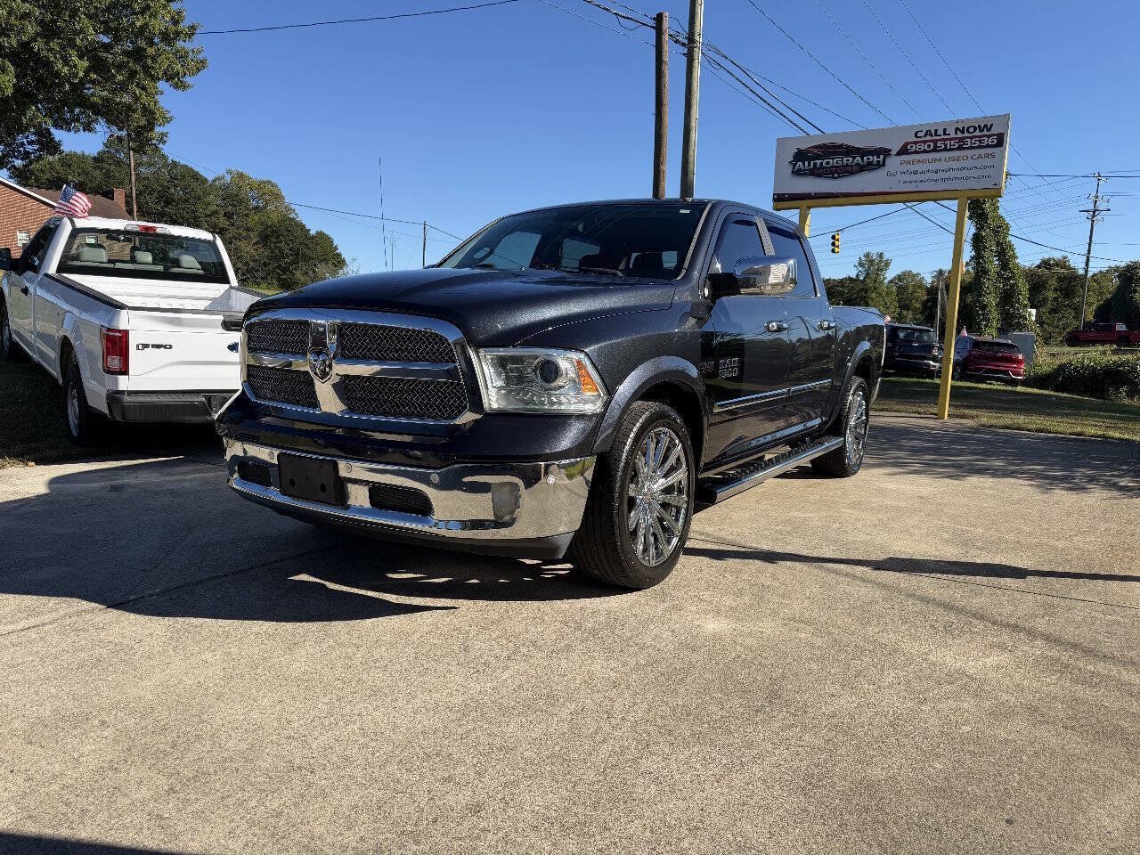 Used 2015 RAM 1500 Limited RWD image 1