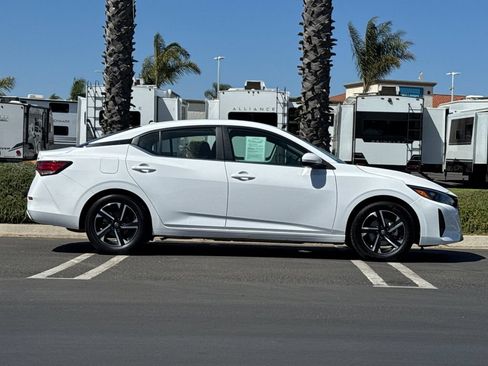 Used 2024 Nissan Sentra SV FWD image 3