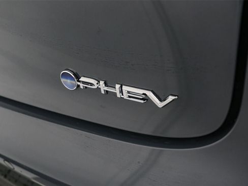 New 2026 Toyota Prius Plug-In Hybrid image 10