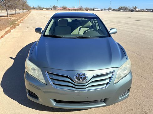 Used 2010 Toyota Camry LE image 8