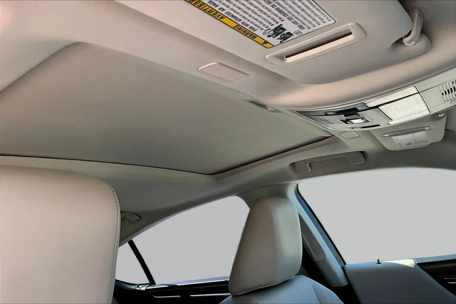 Certified 2023 Lexus ES 300h w/ Premium Package FWD image 13
