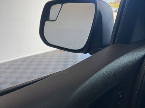 Used 2015 GMC Canyon SLT w/ Driver Alert Package image 36