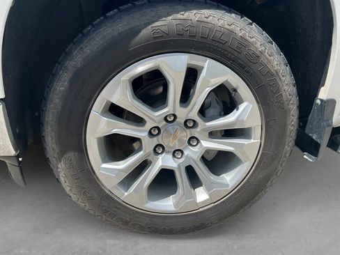 Certified 2022 Chevrolet Silverado 1500 LTZ AWD/4WD image 8