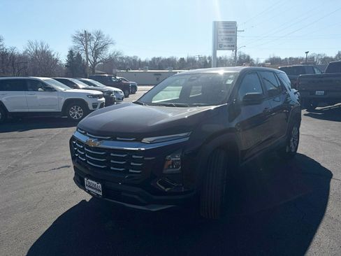 Used 2025 Chevrolet Equinox LT image 4