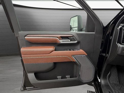 New 2025 GMC Sierra 3500 Denali Ultimate AWD/4WD image 17