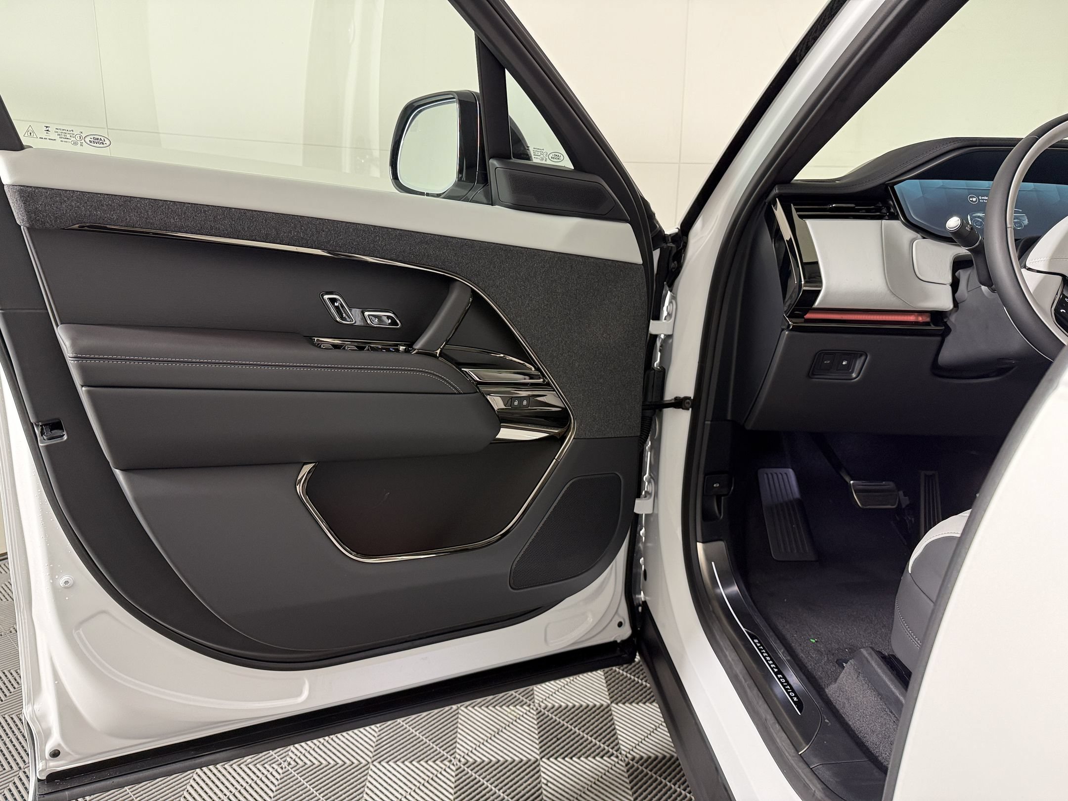 New 2027 Land Rover Range Rover Sport Battersea AWD/4WD image 5