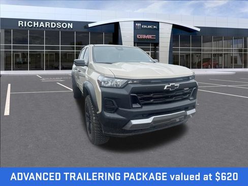 Used 2023 Chevrolet Colorado Trail Boss w/ Technology Package AWD/4WD image 4