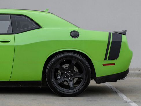 Used 2015 Dodge Challenger R/T Scat Pack w/ Scat Pack Appearance Package image 10