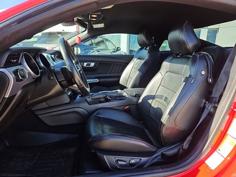 Used 2023 Ford Mustang Premium image 7