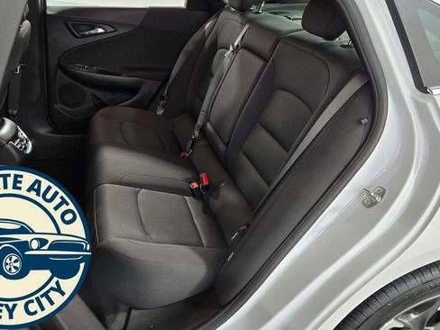 Used 2024 Chevrolet Malibu LT image 24