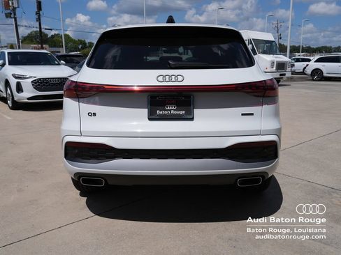 Used 2025 Audi Q5 Premium Plus w/ Premium Plus AWD/4WD image 4