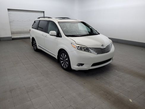 Used 2015 Toyota Sienna Limited Premium AWD/4WD image 13